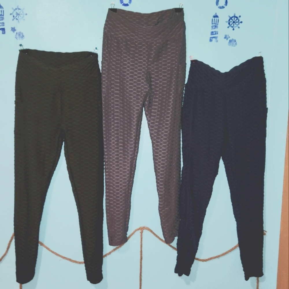 The Infamous "TikTok Made me buy it" Leggings *Never Worn 3 for 1